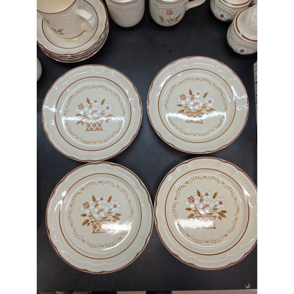 Cumberland Mayblossom Stoneware Salad Plates Set of 4 Floral Japan 7.5 Inch